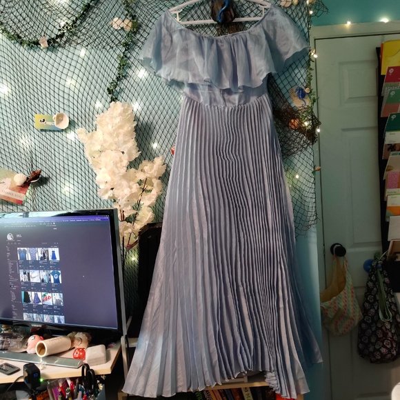 Light blue pleated off the shoulder dress - Picture 3 of 3